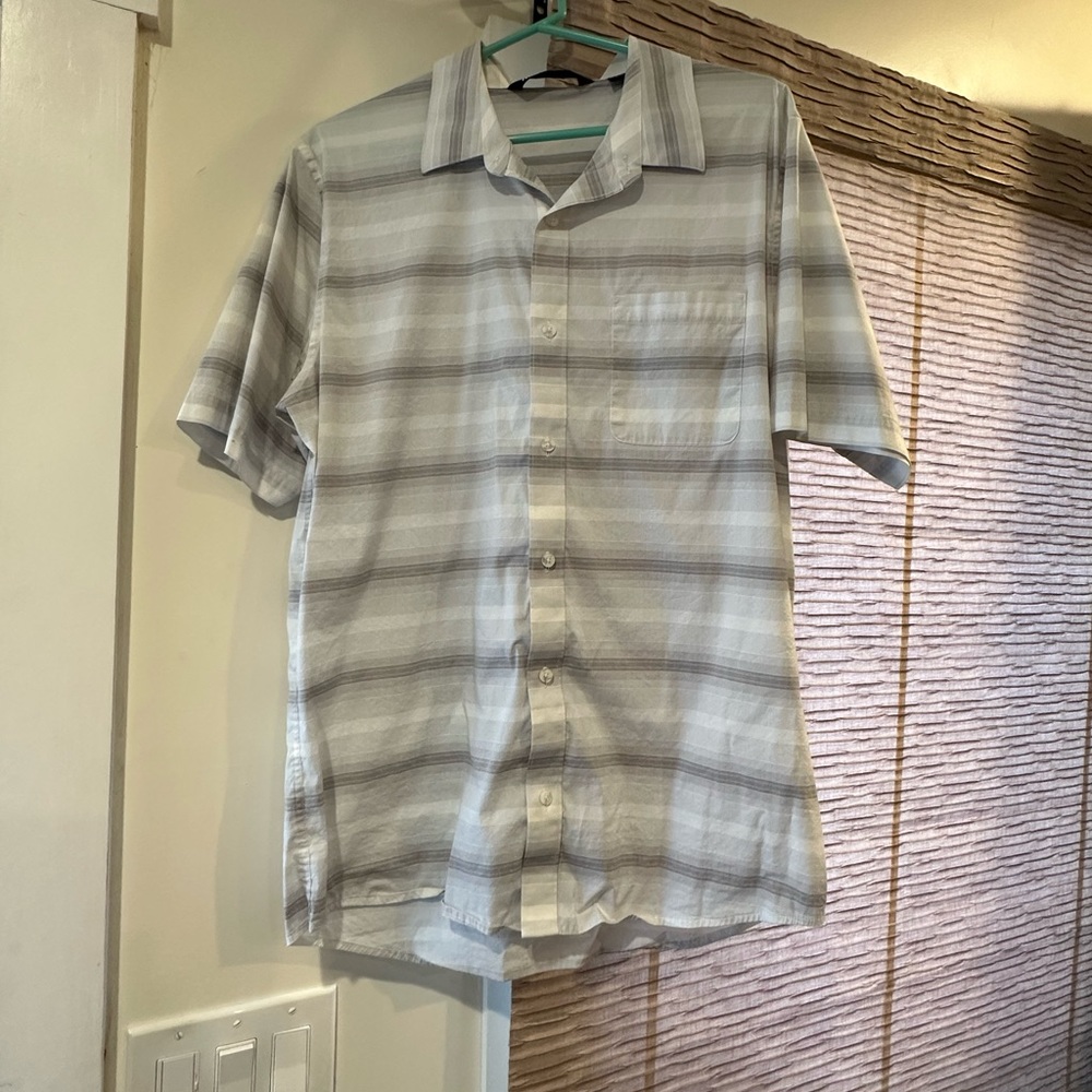 Travis Mathew button up Large